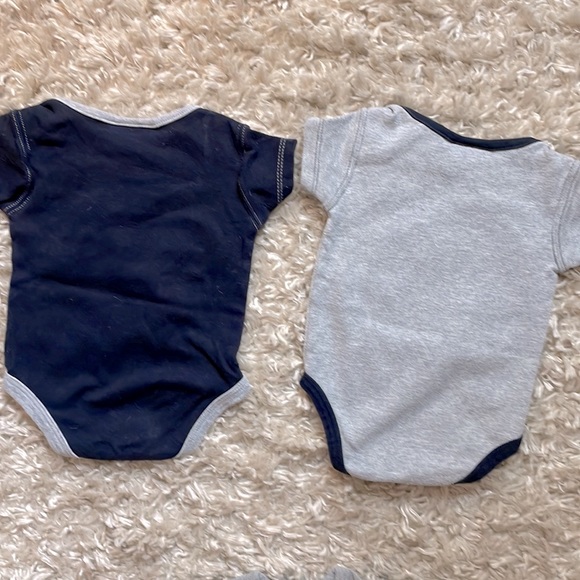 Yankees Baseball lovers bundle! ❤️⚾️💙 (sizes range from 0-3 months to 12months) - Picture 3 of 12